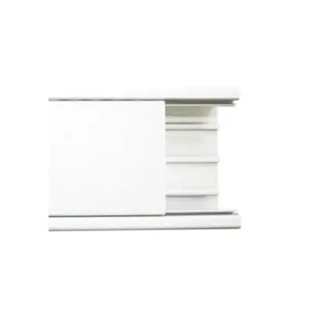 Canaleta con tapa en color blanco de PVC auto exti