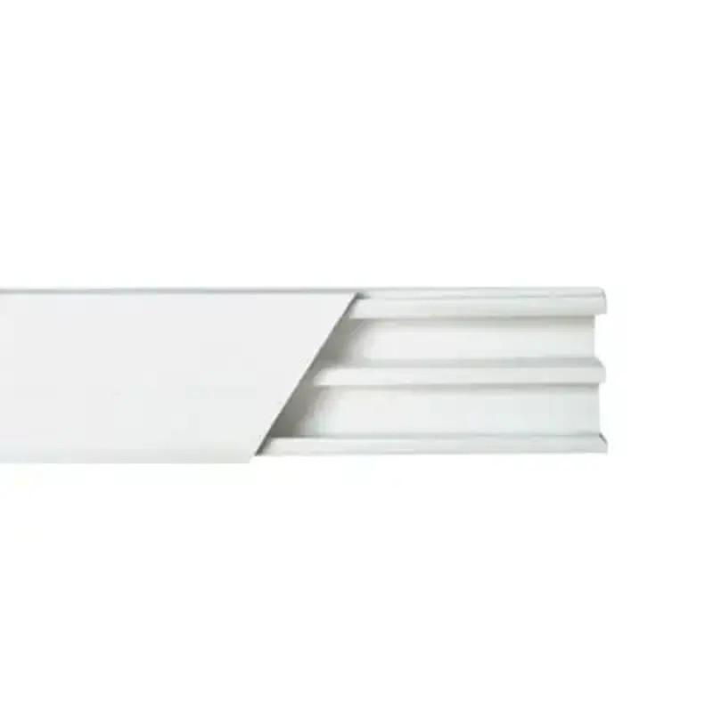 Canaleta blanca de PVC auto extinguible, con