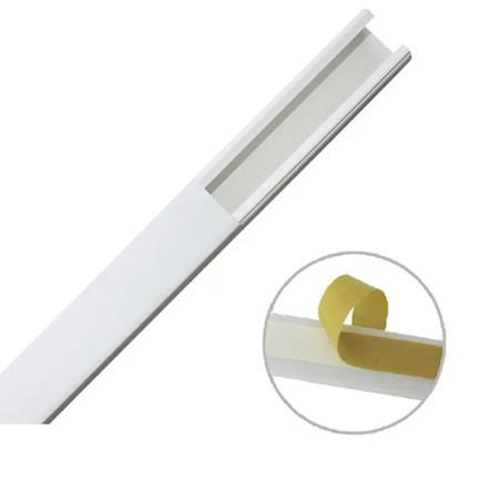 Canaleta color blanco de PVC auto extinguible