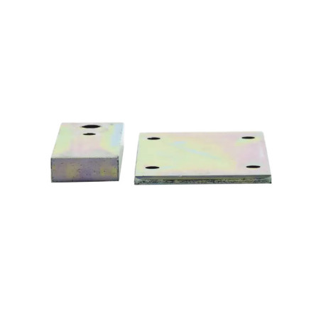 HERRAJES CON  PLACA Y MONTURA POSTERIOR PARA